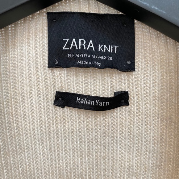ZARA Italian Yarn Poncho - Picture 3 of 3
